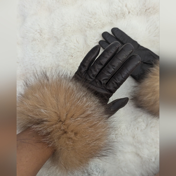 Vintage Hungarian Silver Fox and Leather Gloves - Picture 14 of 14